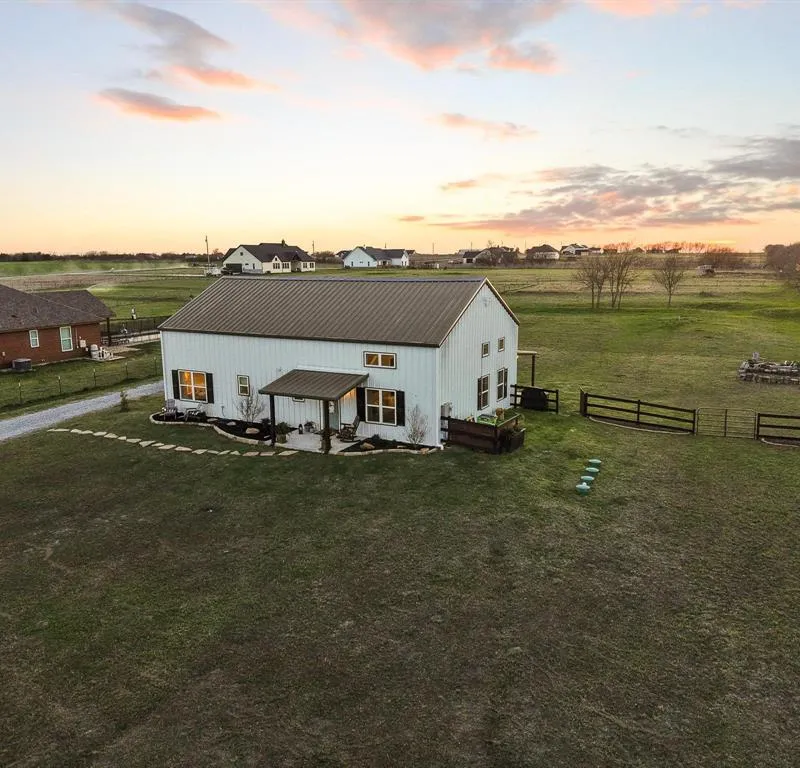 5828 County Road 1093, Celeste TX 75423