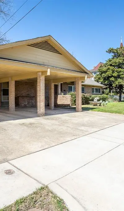 411 S CENTRE Lane, Lancaster TX 75146 - Photo 2