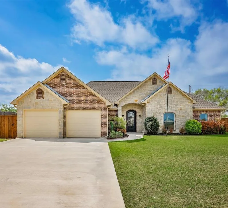 700 Mary Lee Lane, Collinsville TX 76233