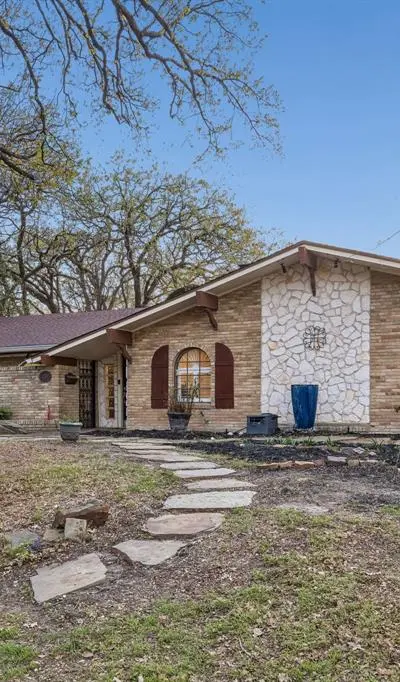 1709 Timbers Drive, Irving TX 75061