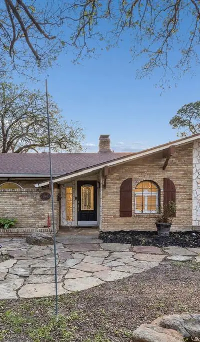 1709 Timbers Drive, Irving TX 75061 - Photo 2