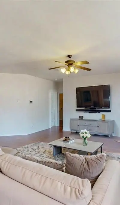 523 Zachum Drive, Arlington TX 76002 - Photo 4