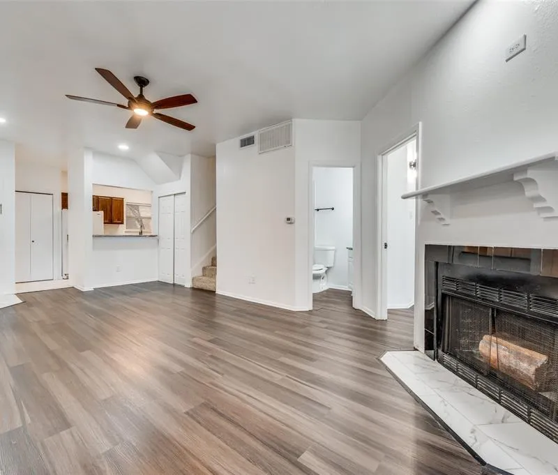 5550 Spring Valley Road # E22, Dallas TX 75254