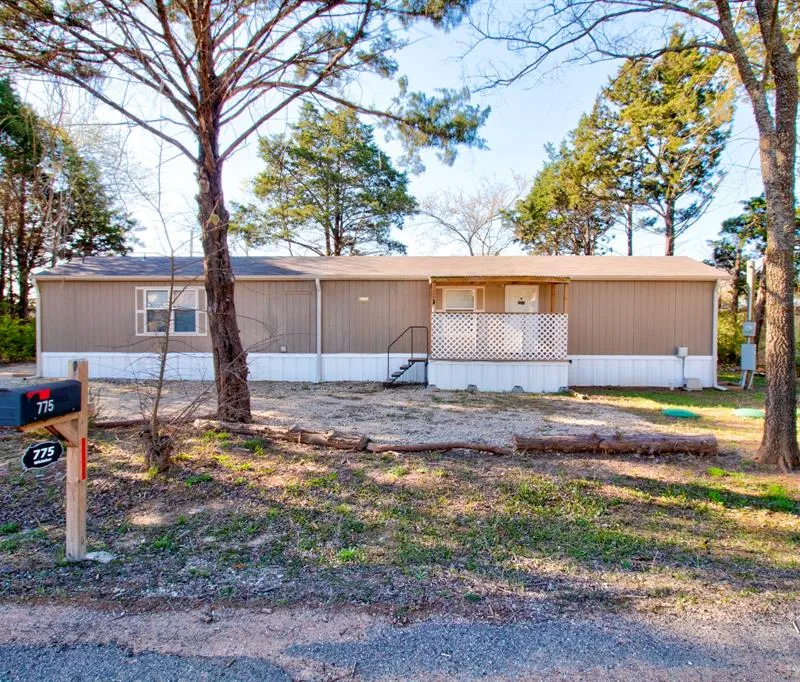 775 Whitaker Circle, Gordonville TX 76245