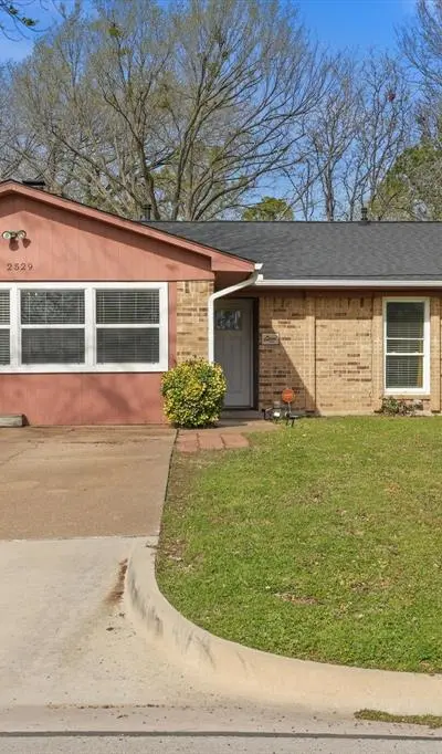 2529 Freedom Lane, Denton TX 76209 - Photo 2