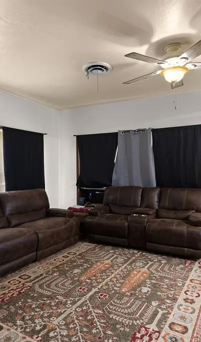 301 W Nelson Street, Bowie TX 76230 - Photo 2