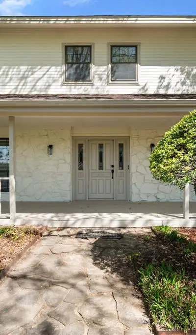1105 E Highland Road, Oak Leaf TX 75154 - Photo 2