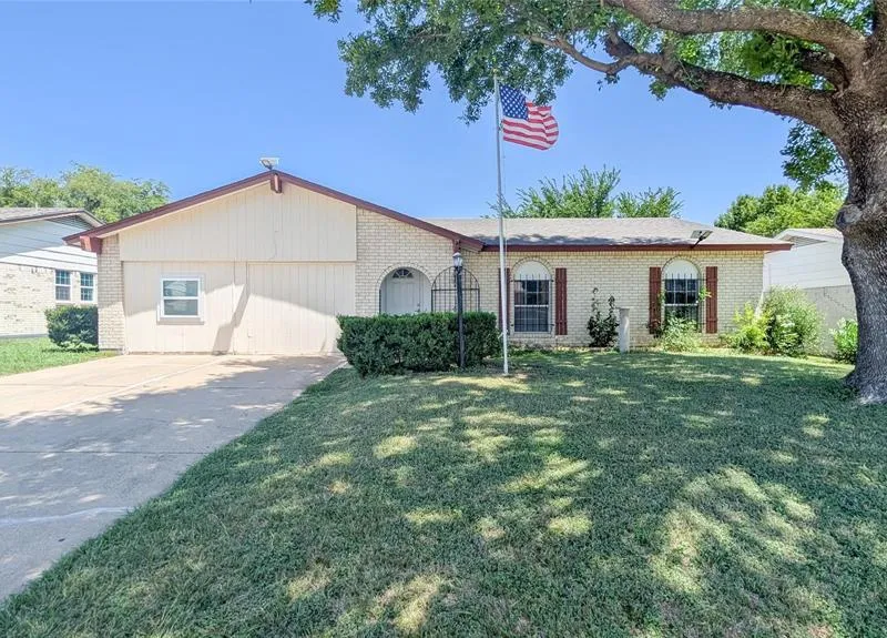 1107 Waverly Drive, Arlington TX 76015