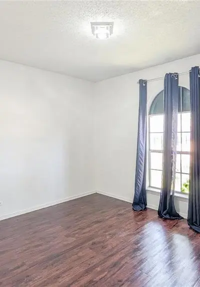 1107 Waverly Drive, Arlington TX 76015 - Photo 5