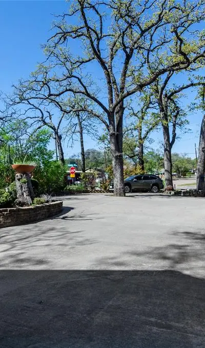 1400 E Shady Grove Road, Irving TX 75060 - Photo 2