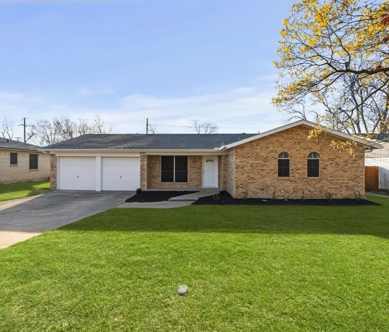 4944 Saucer Drive, Haltom City TX 76117