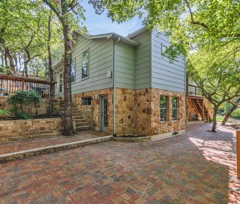 100 N Edgewater Drive, Highland Village TX 75077