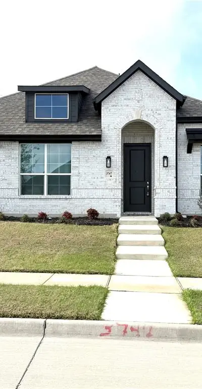3747 Topeka Trail, Heartland TX 75114