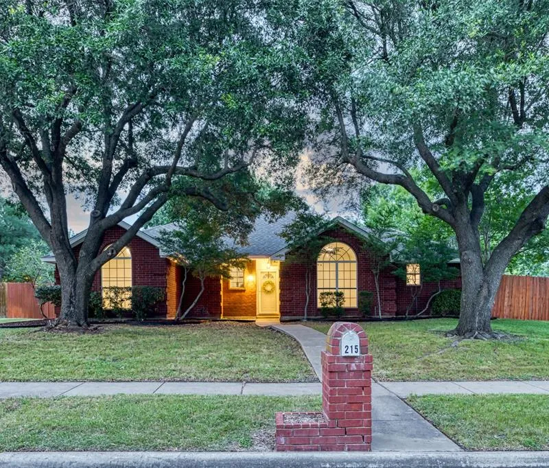 215 Barbara Way, Red Oak TX 75154