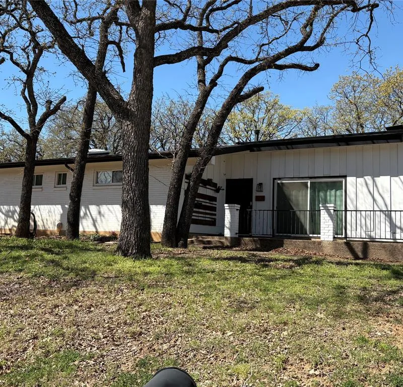 1121 Wade Drive, Bedford TX 76022