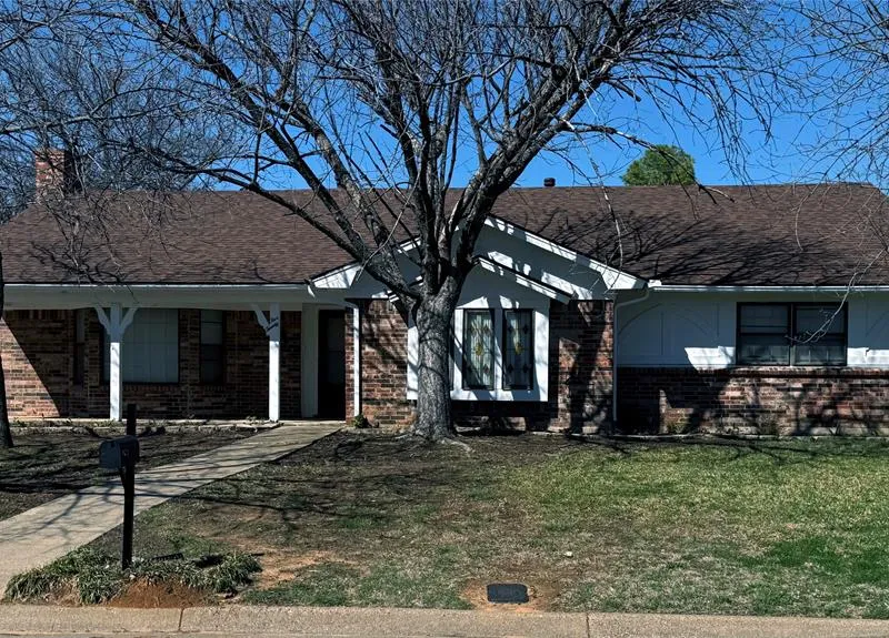 520 Baker Drive, Hurst TX 76054
