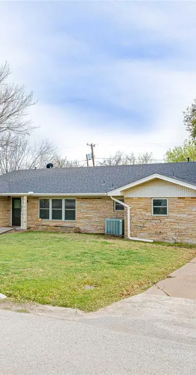 1405 W Wheeler Street, Breckenridge TX 76424 - Photo 2