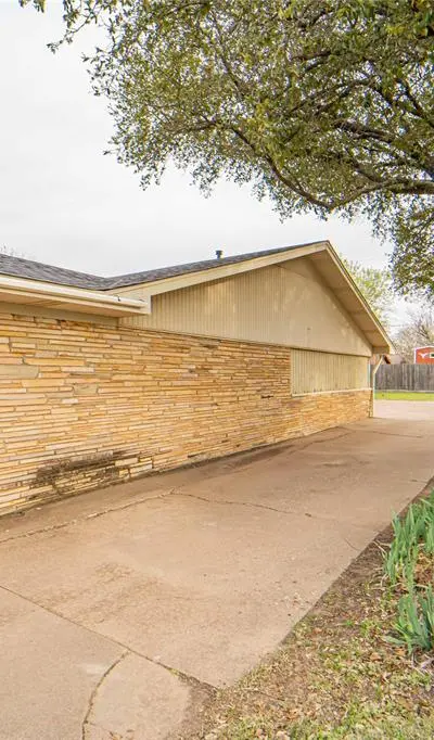1405 W Wheeler Street, Breckenridge TX 76424 - Photo 3