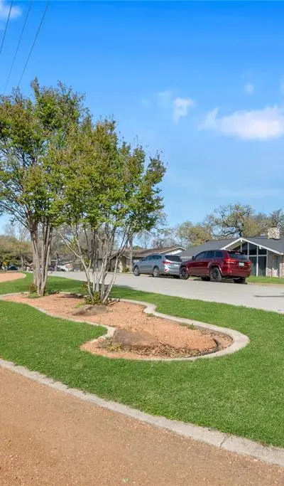 224 Plainview Drive, Hurst TX 76054 - Photo 4