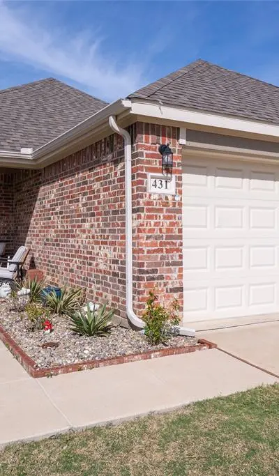 431 Woodhouse Way, Everman TX 76140