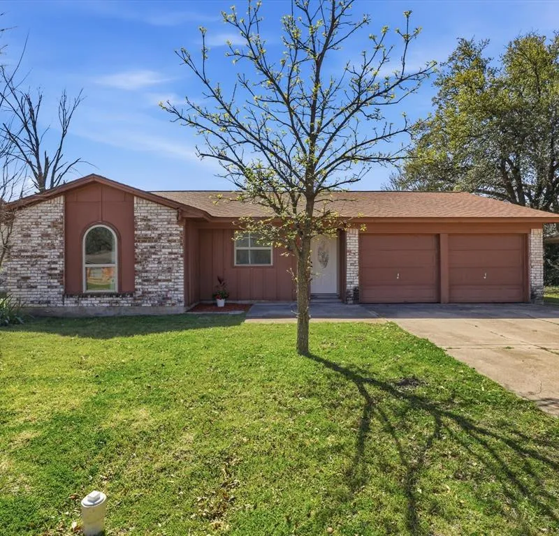 3228 Hummingbird Lane, Denton TX 76209