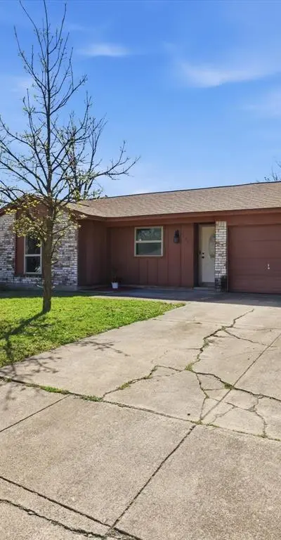 3228 Hummingbird Lane, Denton TX 76209 - Photo 2