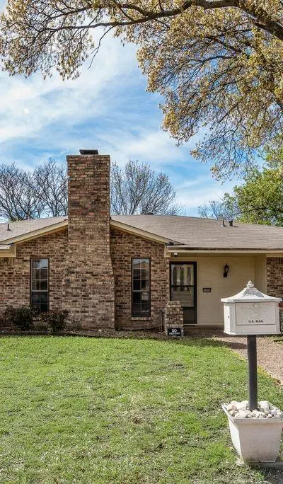1038 Florence Drive, Duncanville TX 75116