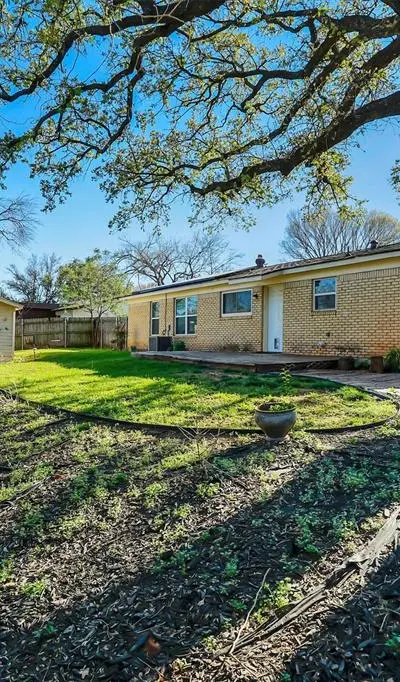 412 Fleming Drive, Hurst TX 76053 - Photo 4