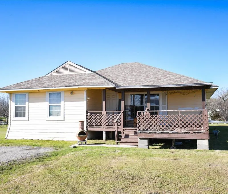 520 W Oak Street, Gunter TX 75058
