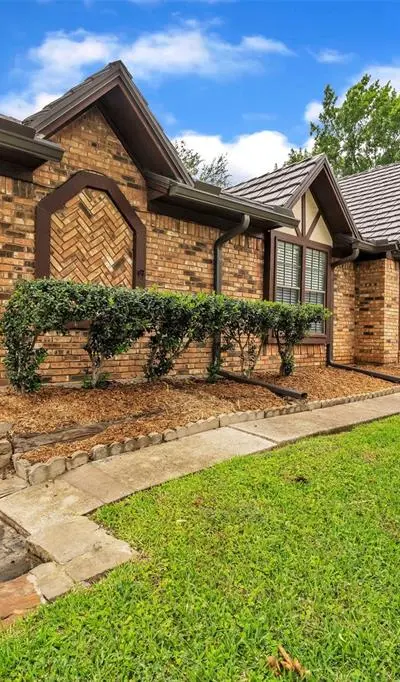 2241 Mountainview Drive, Hurst TX 76054 - Photo 4