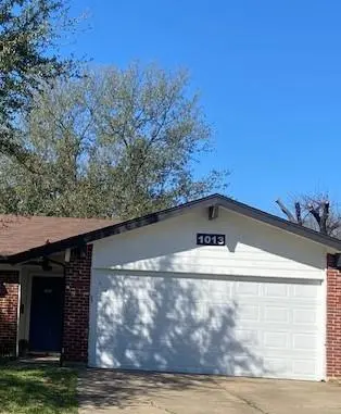 1013 SE 3rd Street, Grand Prairie TX 75051 - Photo 2