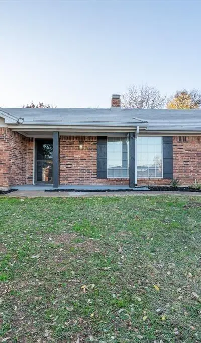 7812 Pebbleford Road, Fort Worth TX 76134 - Photo 2