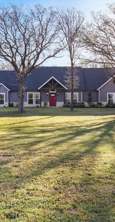 1725 S Hubbard Street, Alvord TX 76225 - Photo 2