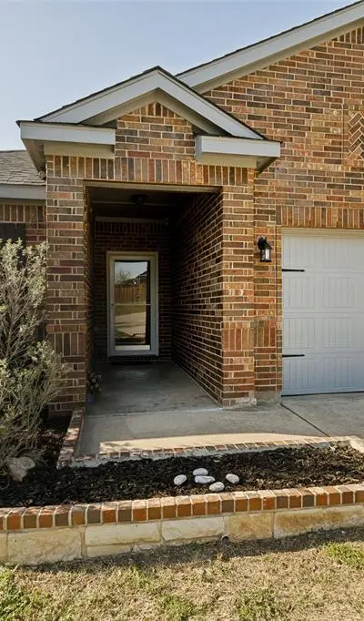 192 Buffalo Ridge Drive, Newark TX 76071 - Photo 2