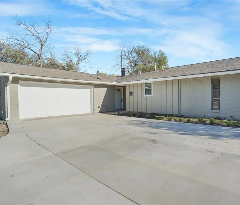 2900 Linden Lea, Irving TX 75061