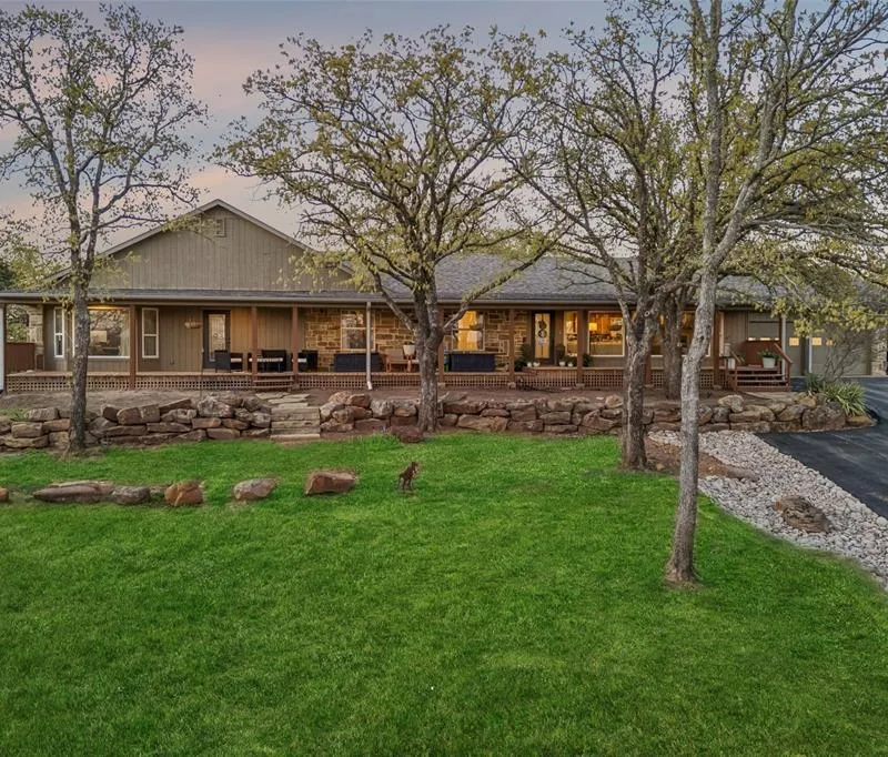 100 Swisher Road, Shady Shores TX 76208