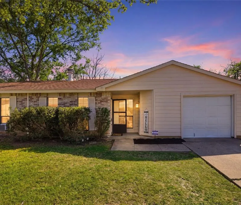 6958 Newberry Court W, Fort Worth TX 76120
