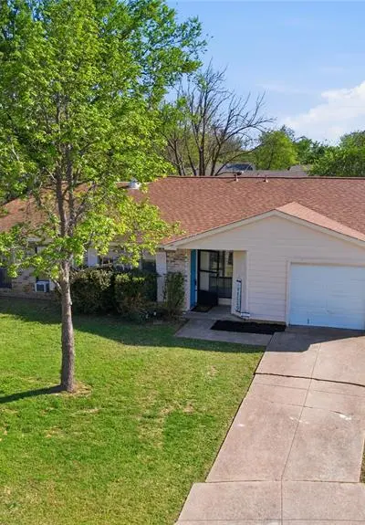 6958 Newberry Court W, Fort Worth TX 76120 - Photo 3