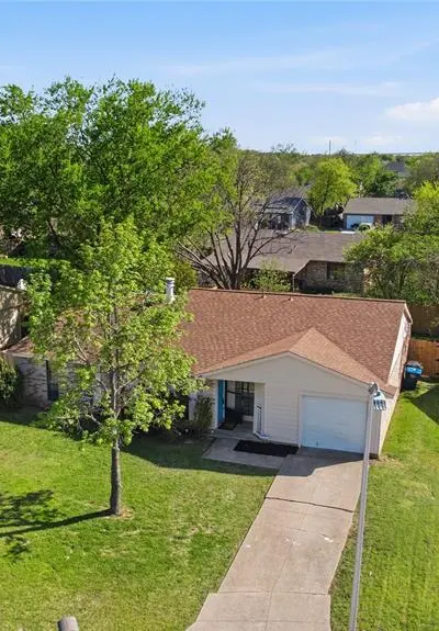 6958 Newberry Court W, Fort Worth TX 76120 - Photo 4