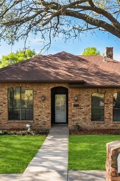 2408 Castle Street, Irving TX 75038 - Photo 2