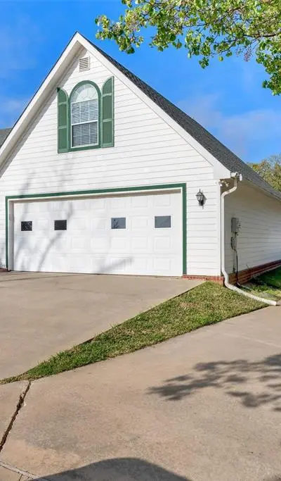199 Chaparral Estates Drive, Denison TX 75021 - Photo 2
