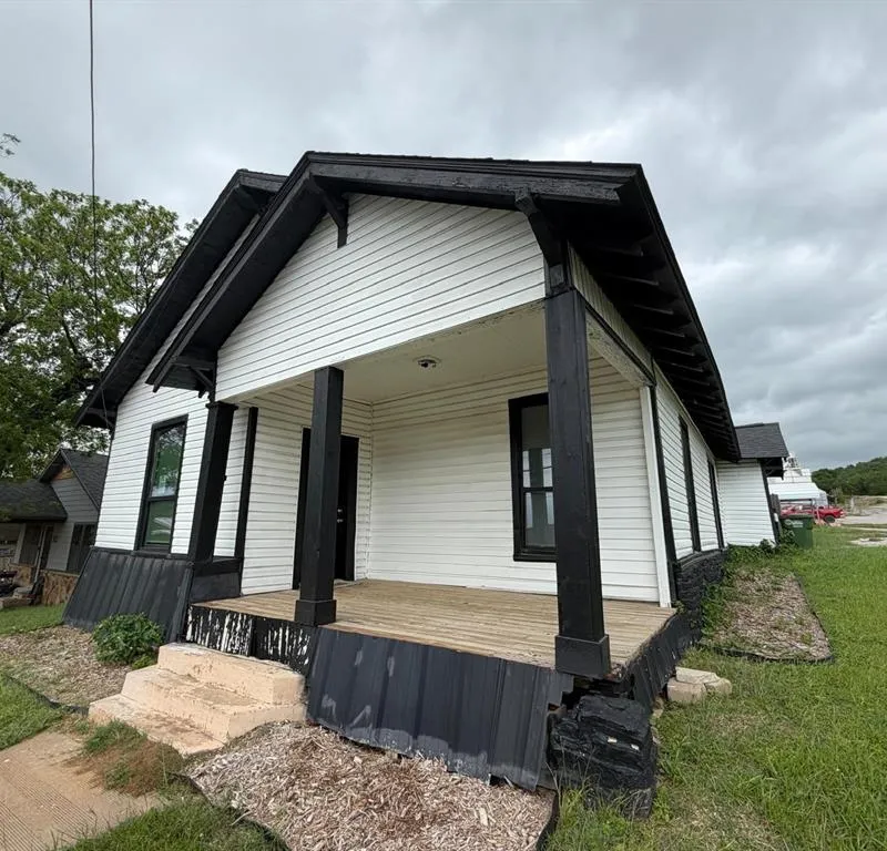 915 NE 1st Street, Mineral Wells TX 76067