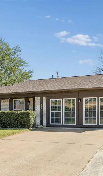 2016 Meadow Lark, Irving TX 75060 - Photo 2