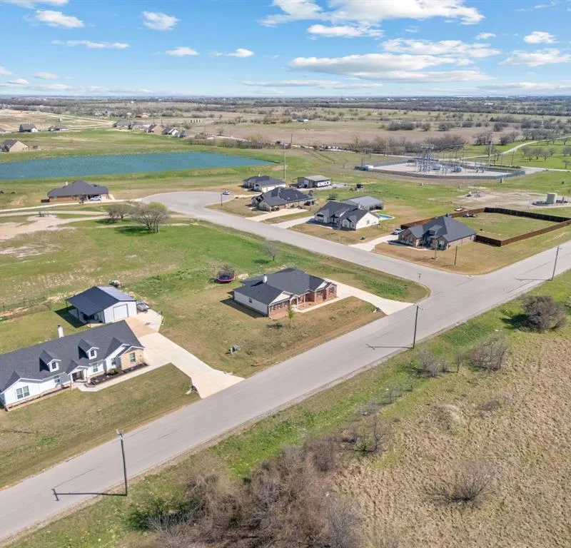 134 Stone Canyon Drive, Rhome TX 76078