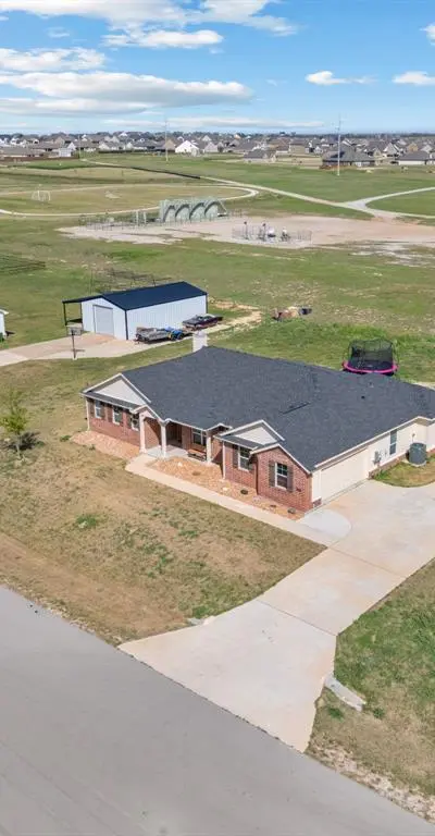 134 Stone Canyon Drive, Rhome TX 76078 - Photo 3
