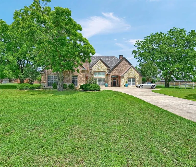 30 Tananger Springs Drive, Denison TX 75021