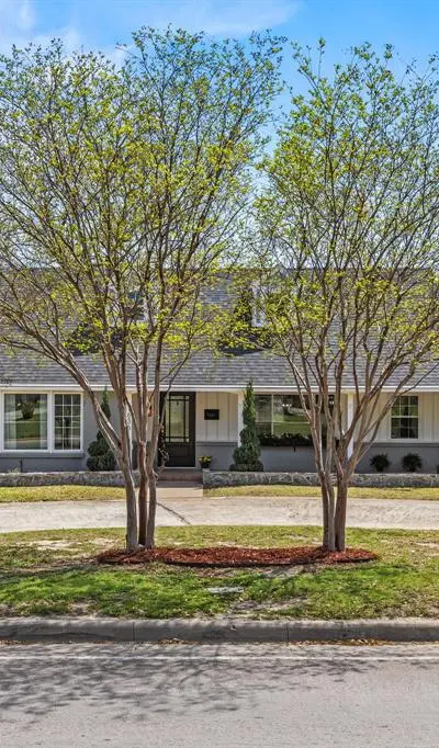 1636 W Red Bird Lane, Dallas TX 75232