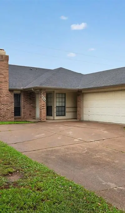 5209 Nocona Lane, Arlington TX 76018