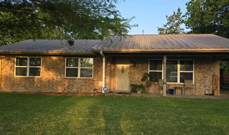 208 Mill Street, Lone Oak TX 75453