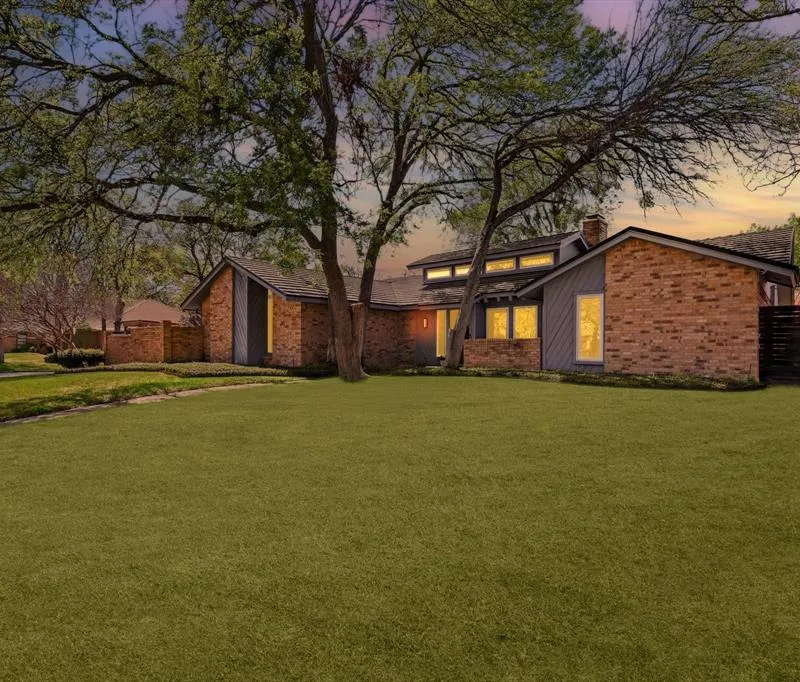 2200 Rockbrook Court, Arlington TX 76006